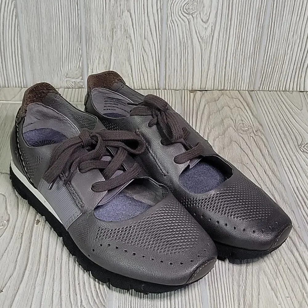 OTBT Star Dust Grey Leather Lace Up Sneakers Womens Size 6.5 NEW